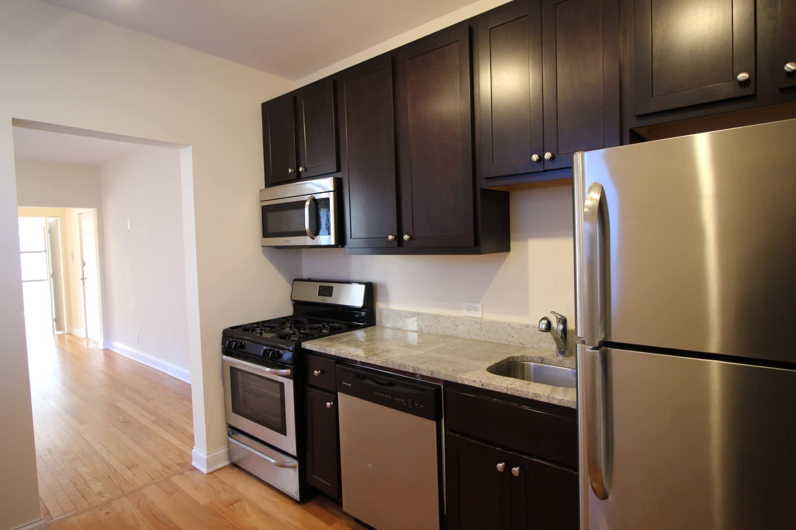 1638 W North Shore Ave – photo 1