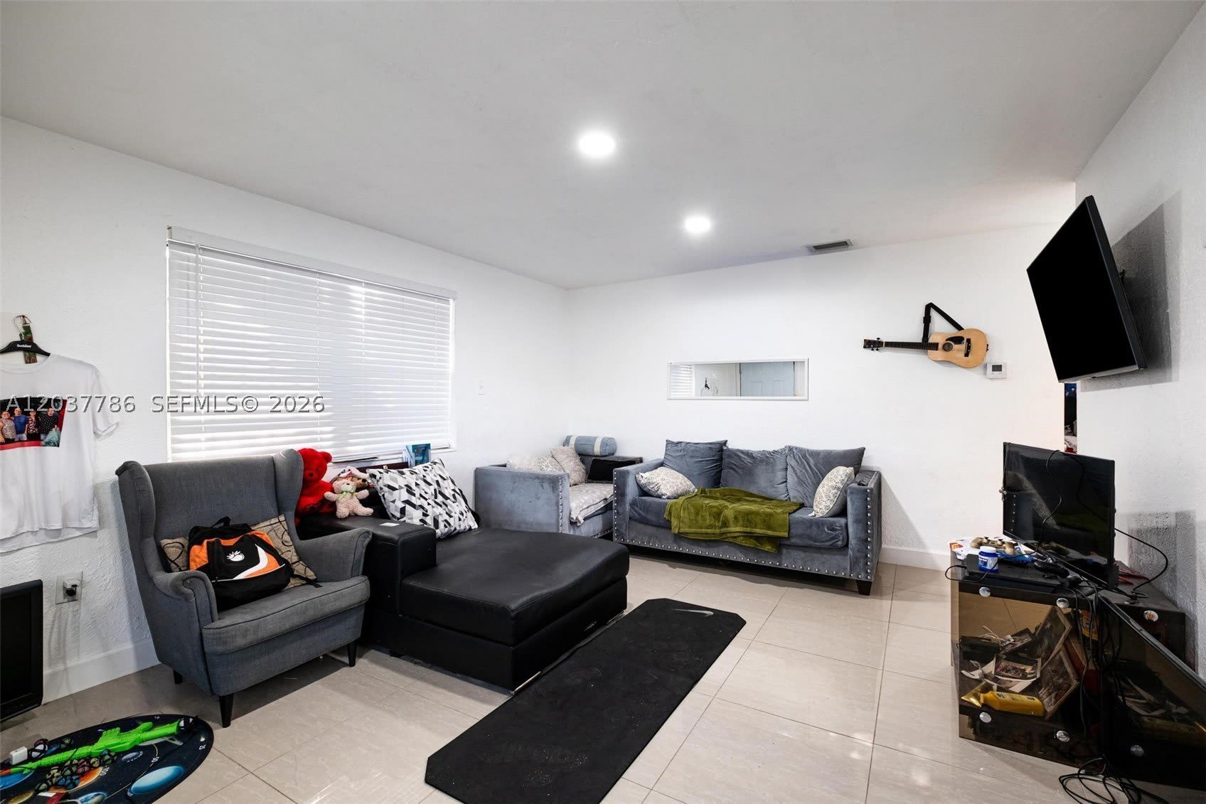 1519 NW 40th St – photo 4