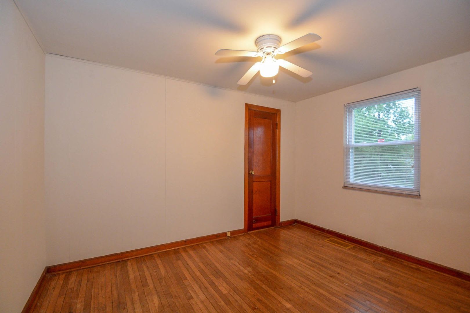 207 E 14th St – photo 4