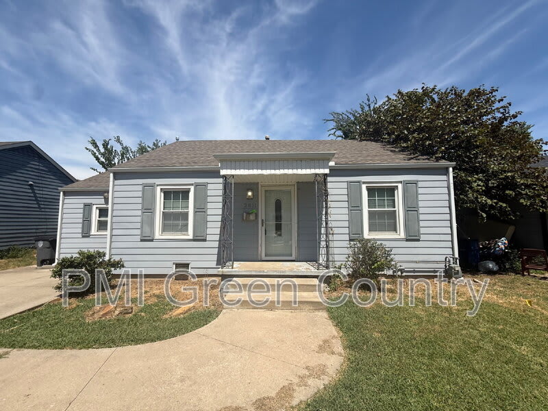 2811 E 1st Pl – photo 1