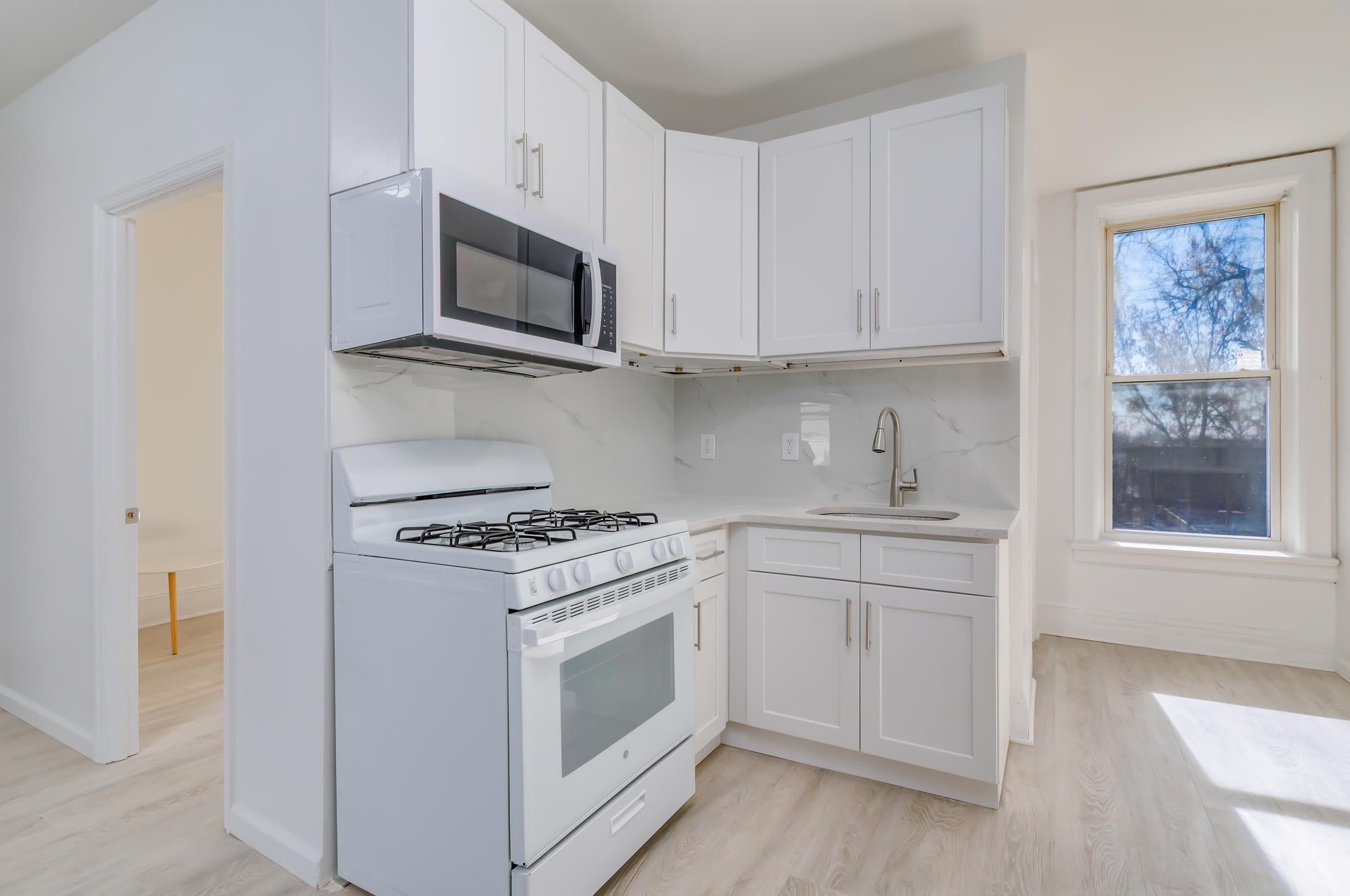 298 PRINCETON AVE – photo 3