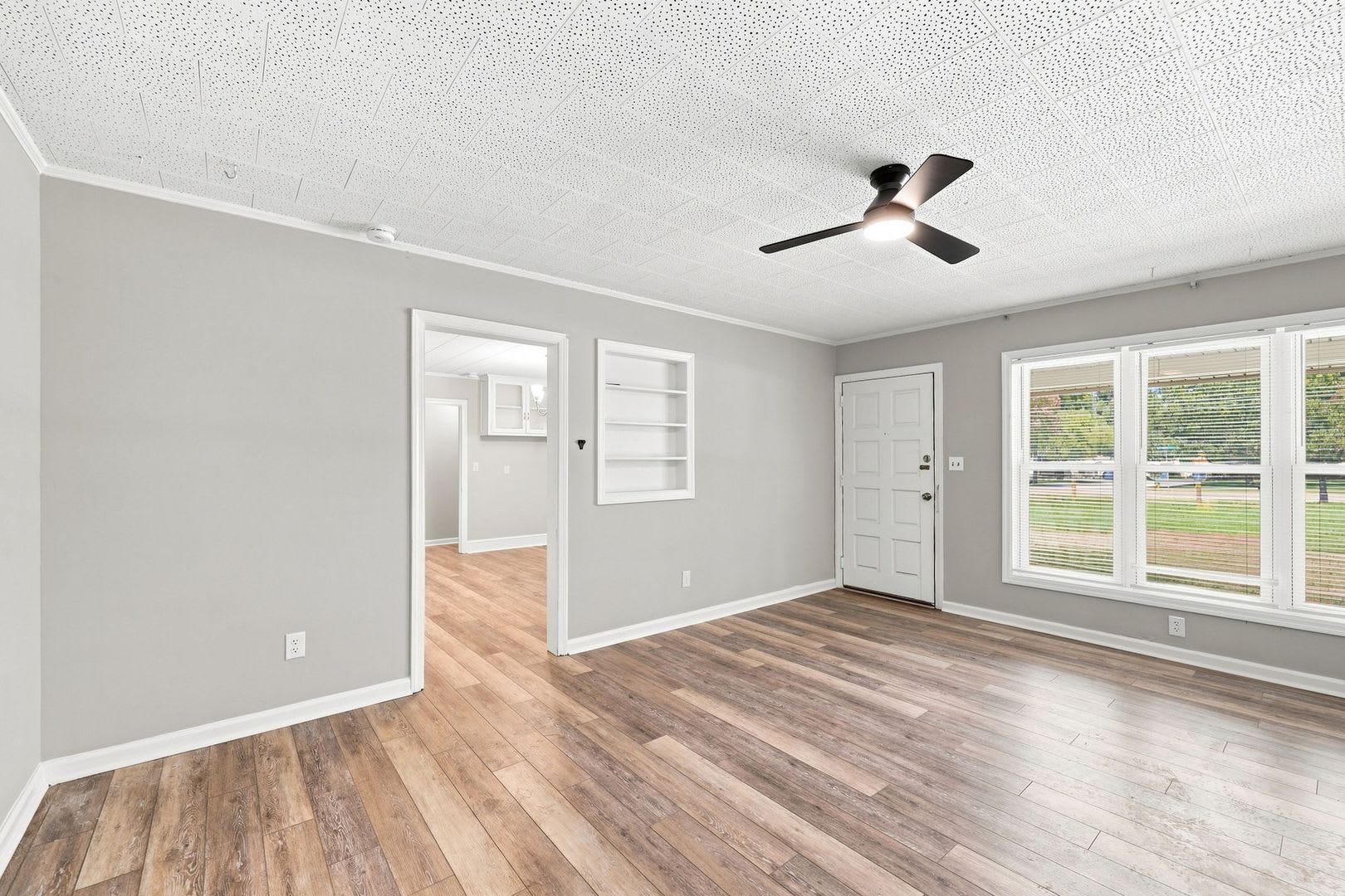 Beautifully Remodeled Brick Ranch Convenient to Shopping, Dining, Schools, and Major Highways – photo 5