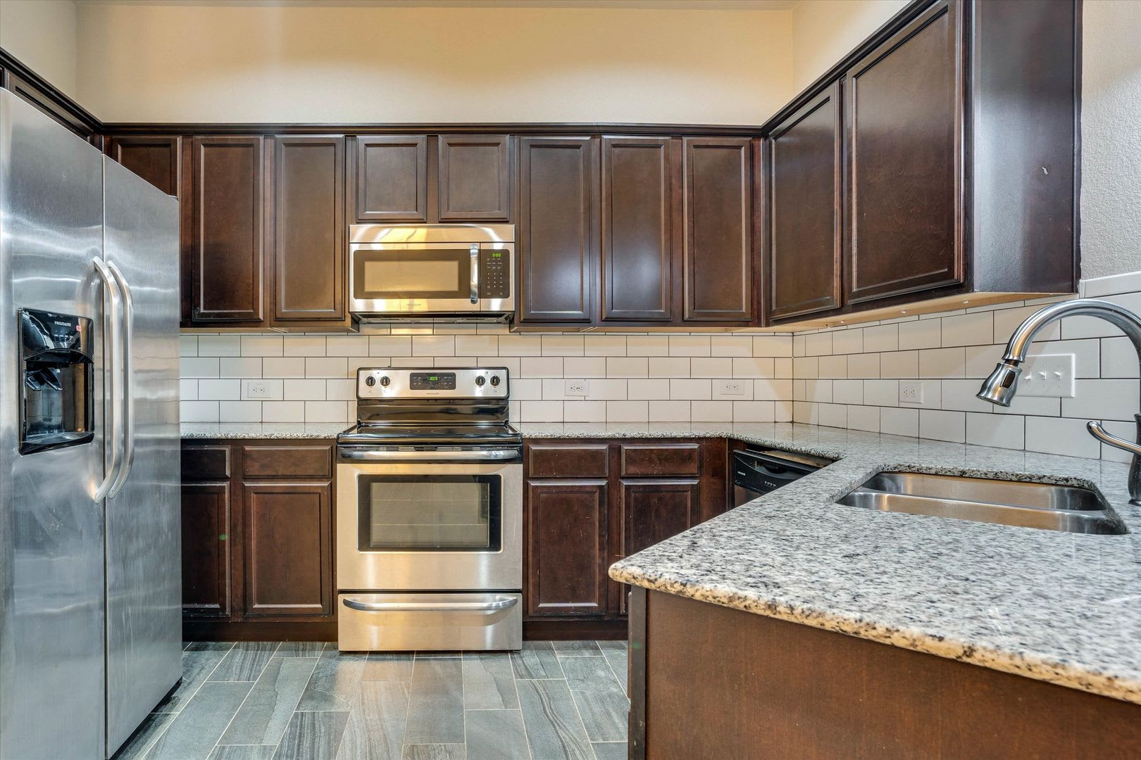 Beautiful 3 Bedroom Townhouse Located In Bastrop Texas – photo 5