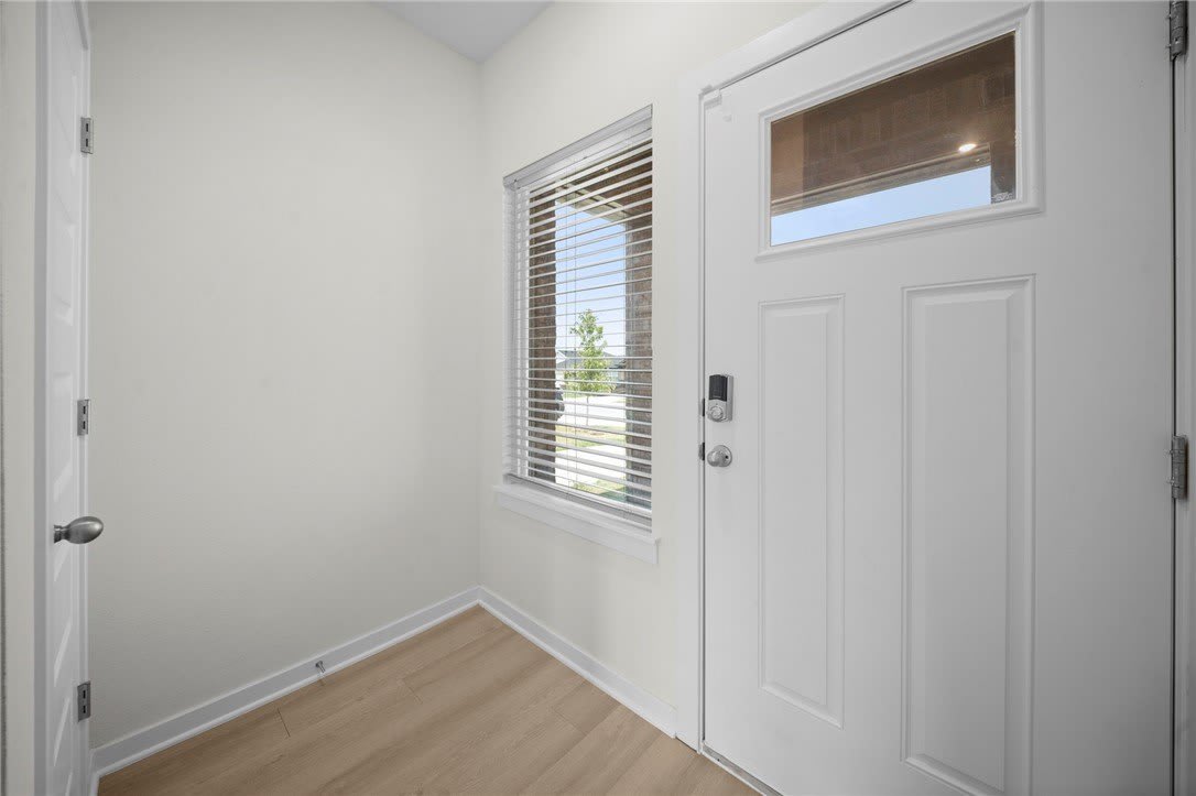 3844 Pinecrest Street – photo 2