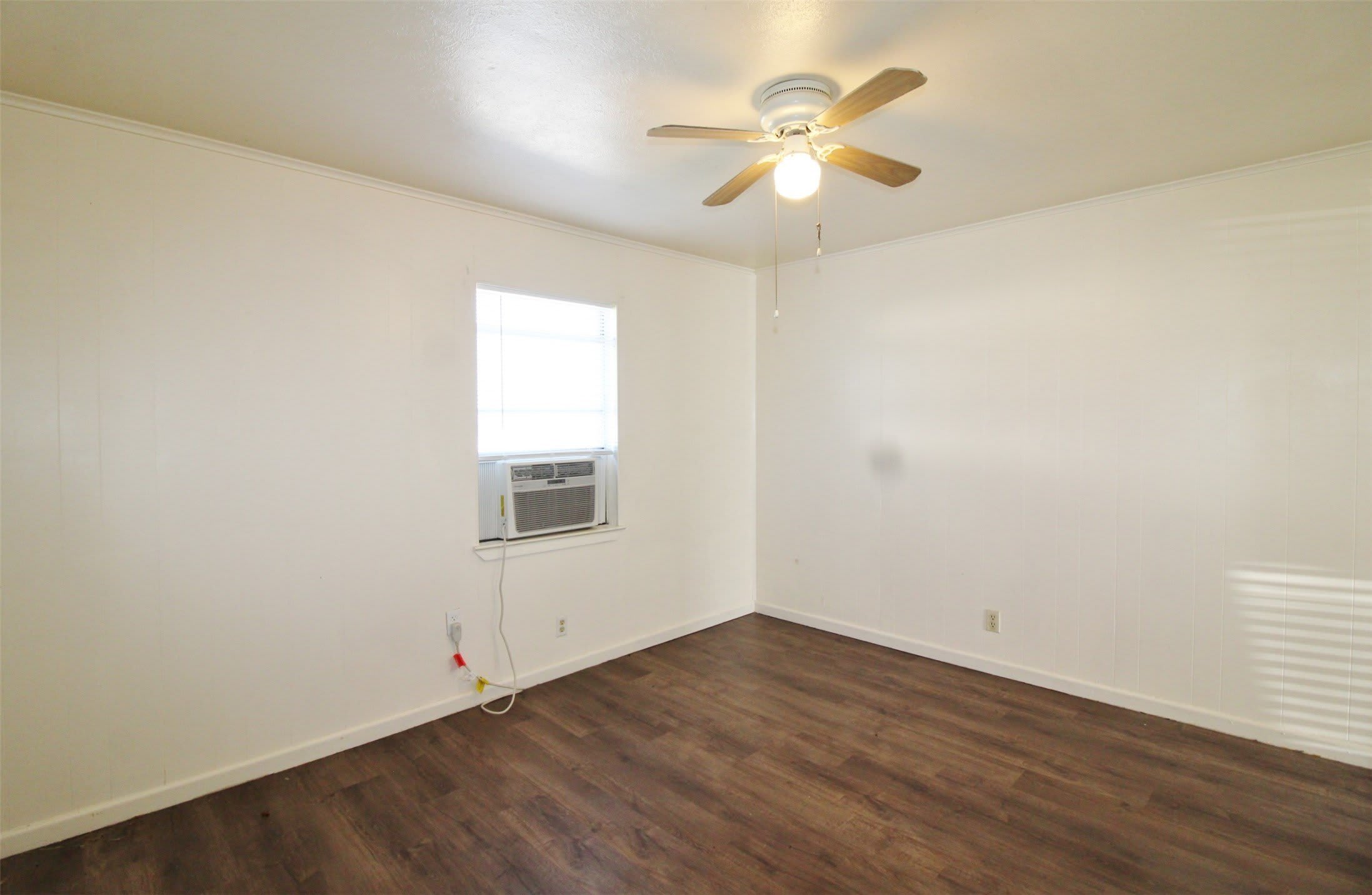 715 E 3rd Street – photo 5