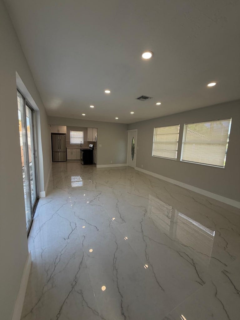 920 Northeast 50Th Street – photo 5