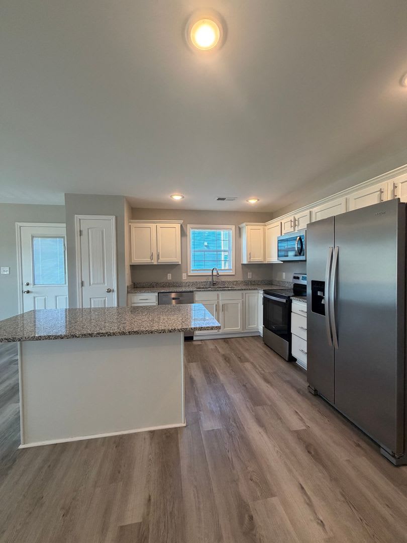 Spacious 3-Bed Home Coming Soon – Minutes from I-75 & Shopping! – photo 4