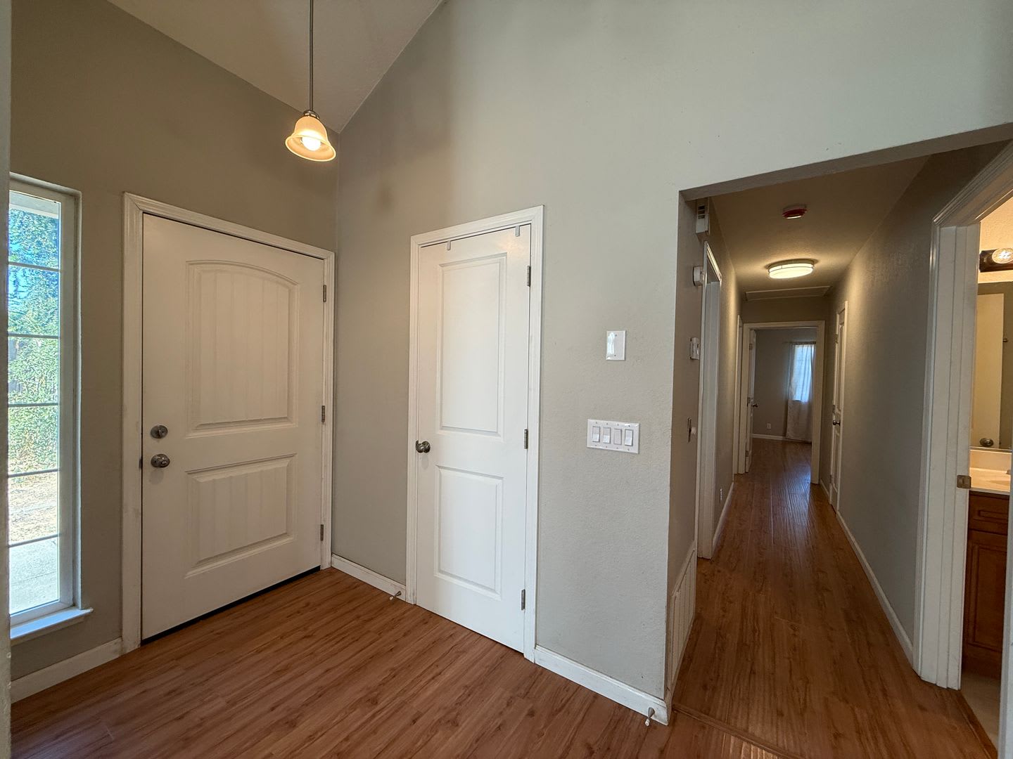 Adorable Private Home On Large Lot – photo 5
