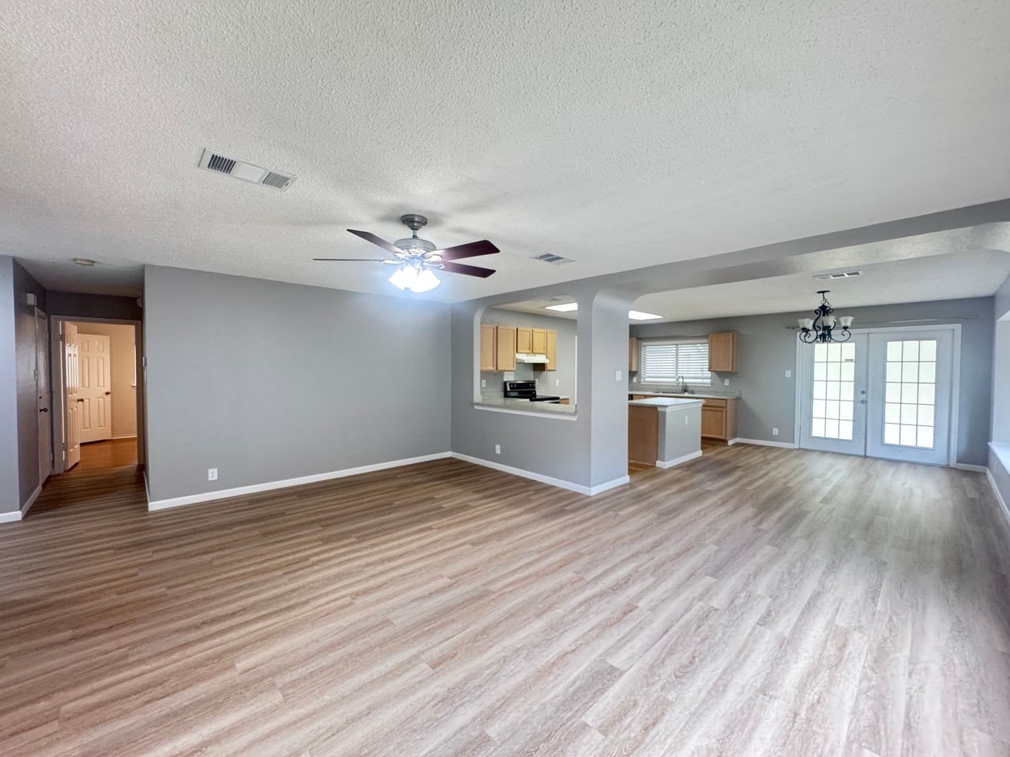 Lovely 3 Bd 2 Ba 2 Car Garage Home Ready For Immediate Move In Located Off Prue Rd – photo 2