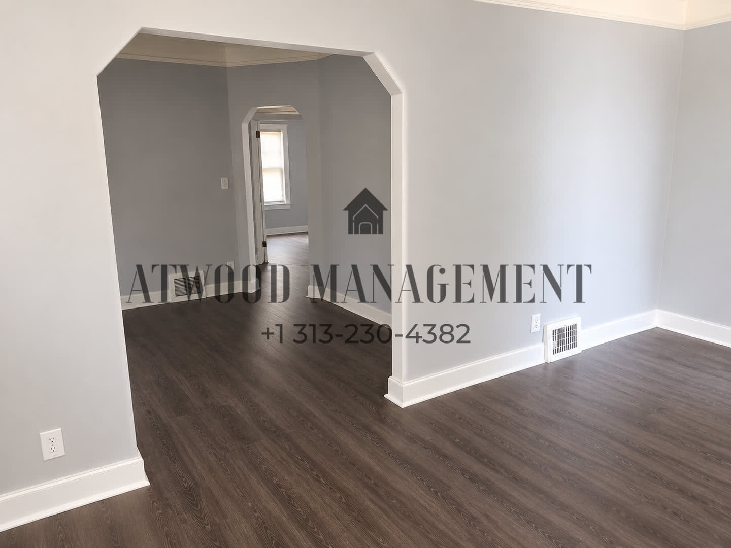 This beautifully updated 5-bedroom, 1-bath single-family home is ready for move-in! – photo 2