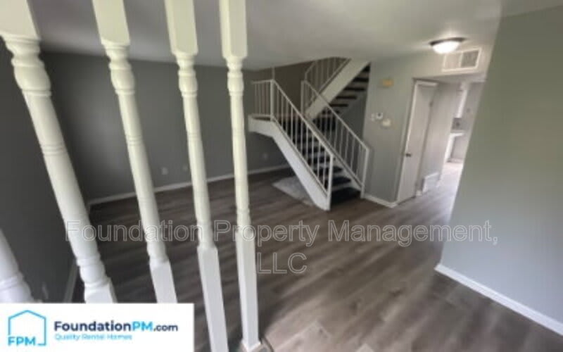 992 University Street – photo 4