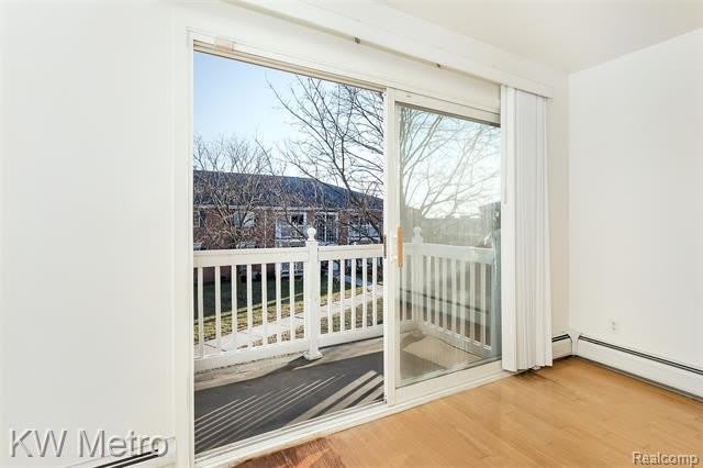 2425 Torquay Avenue – photo 5