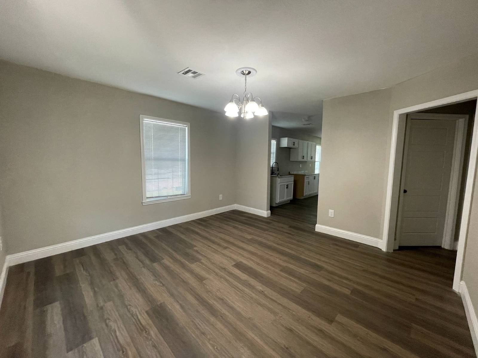 1407 NW COLUMBIA AVE – photo 2