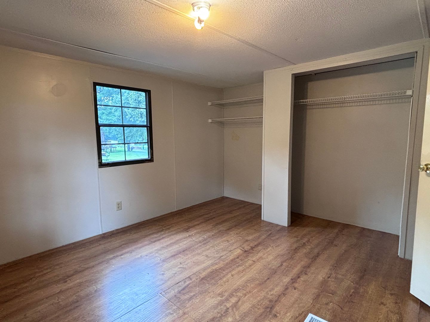 2 Bedroom Mobile Home in Pleasant Garden! – photo 4