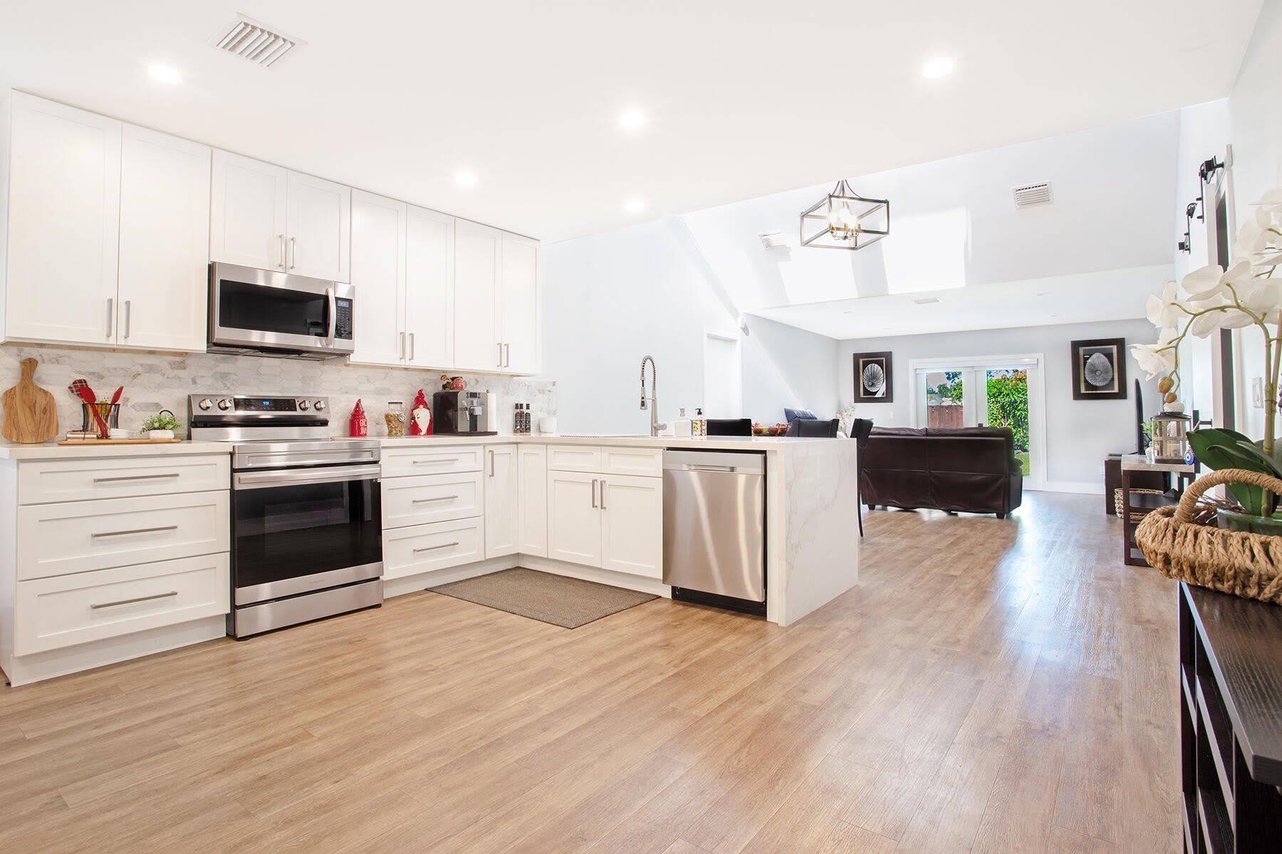 10048 SW 16th Street – photo 2