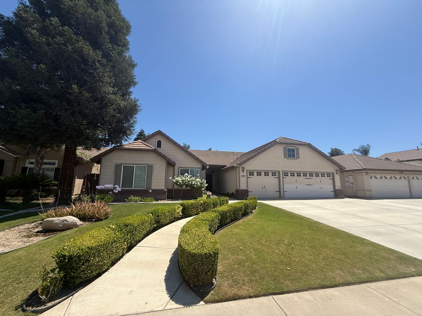Beautiful 4 Bedroom, 3 Bathroom Home with Enclosed Patio & Stunning Backyard – photo 1