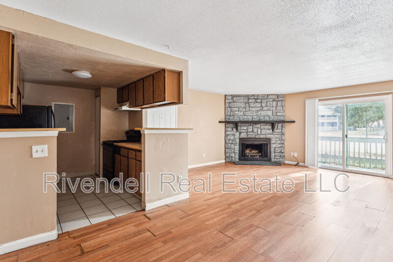 18094 E Ohio Ave – photo 4