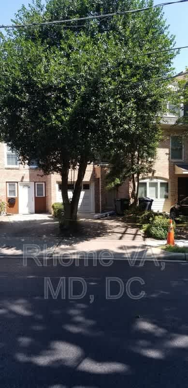 3749 Kanawha St NW – photo 2