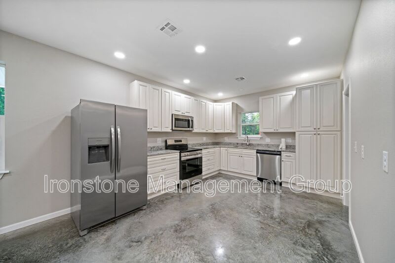 848 South Pine Street – photo 4
