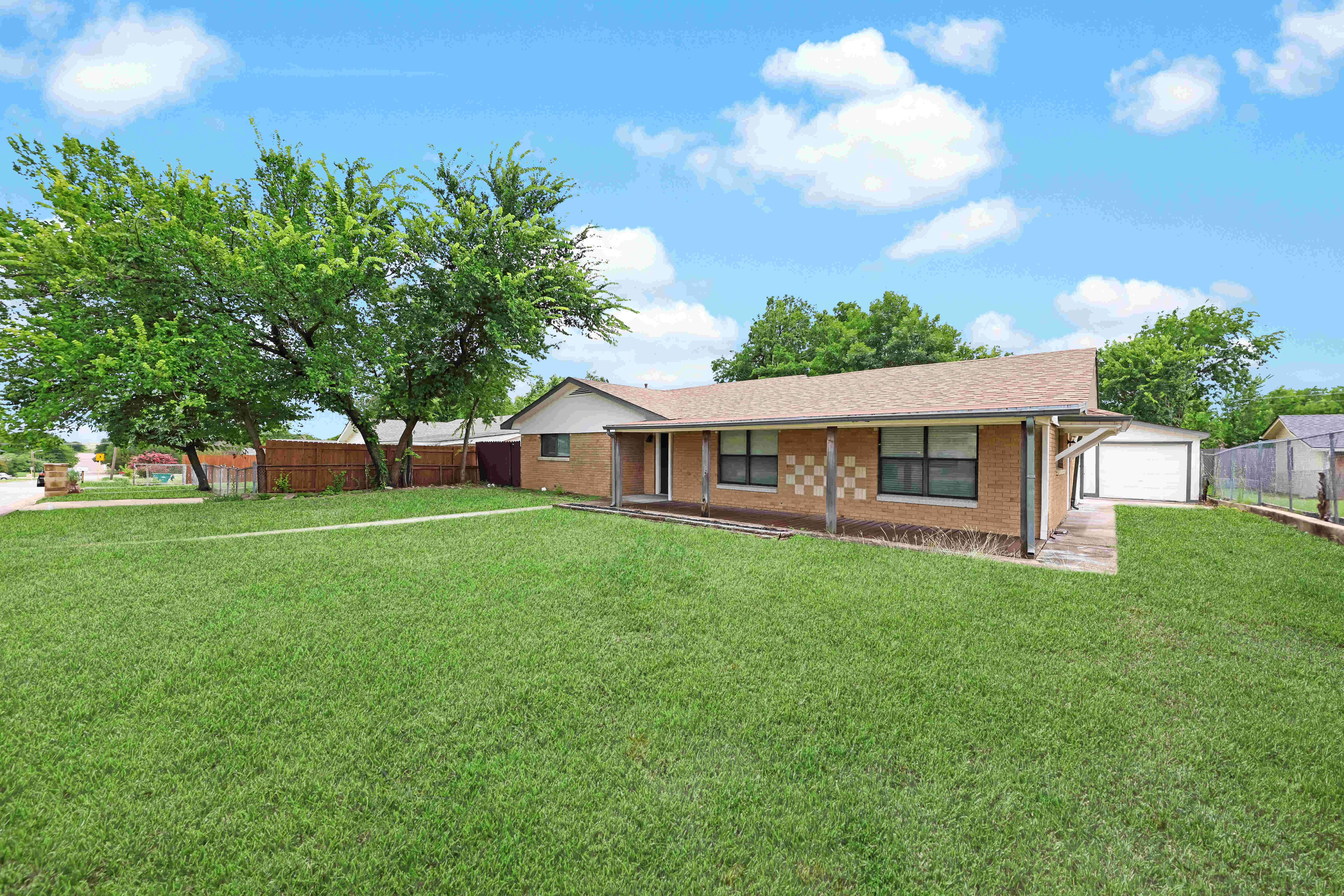 116 W Arlo Rd – photo 3