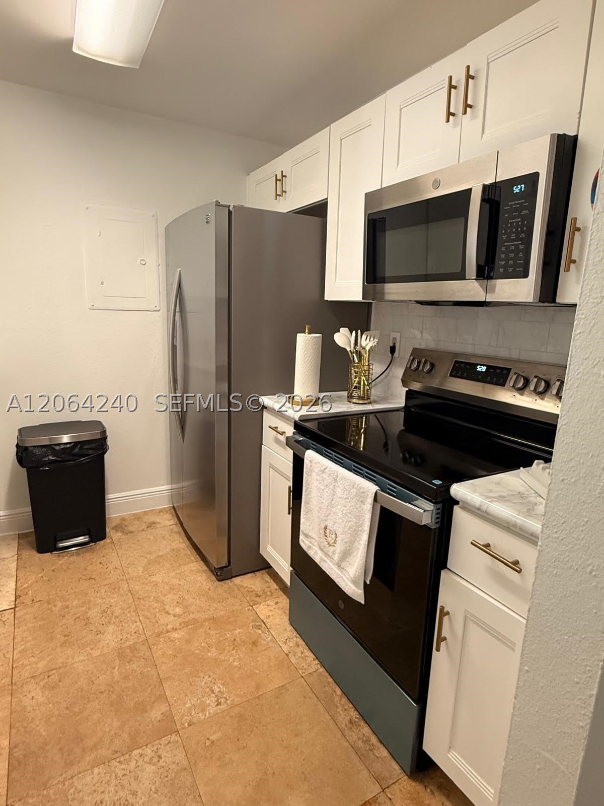 2160 SW 16th Ave – photo 4