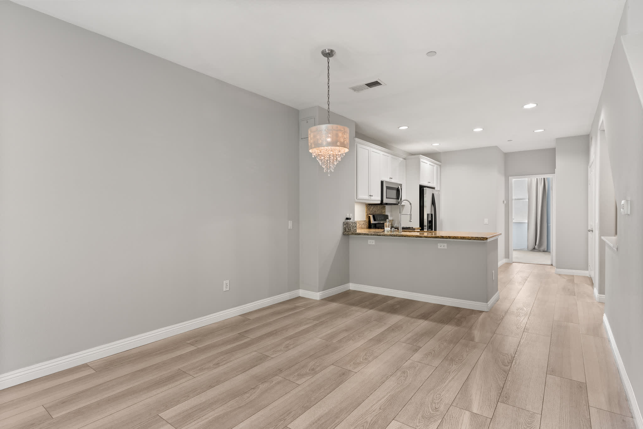 8620 Belford Avenue – photo 5