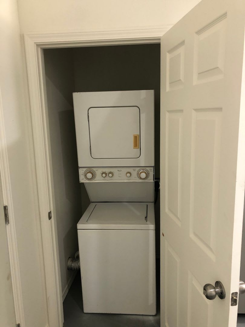 Charming 2BR Duplex in Mineola – photo 3