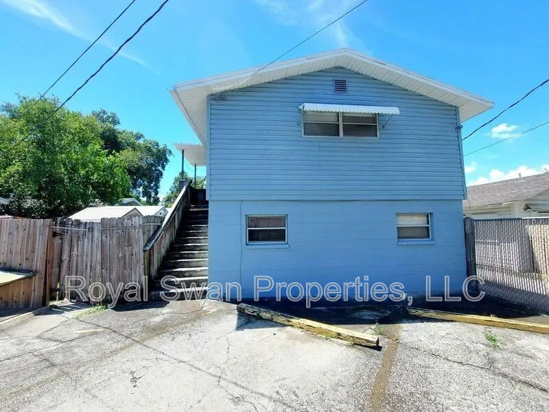 115 1/2 Lenox St. – photo 3