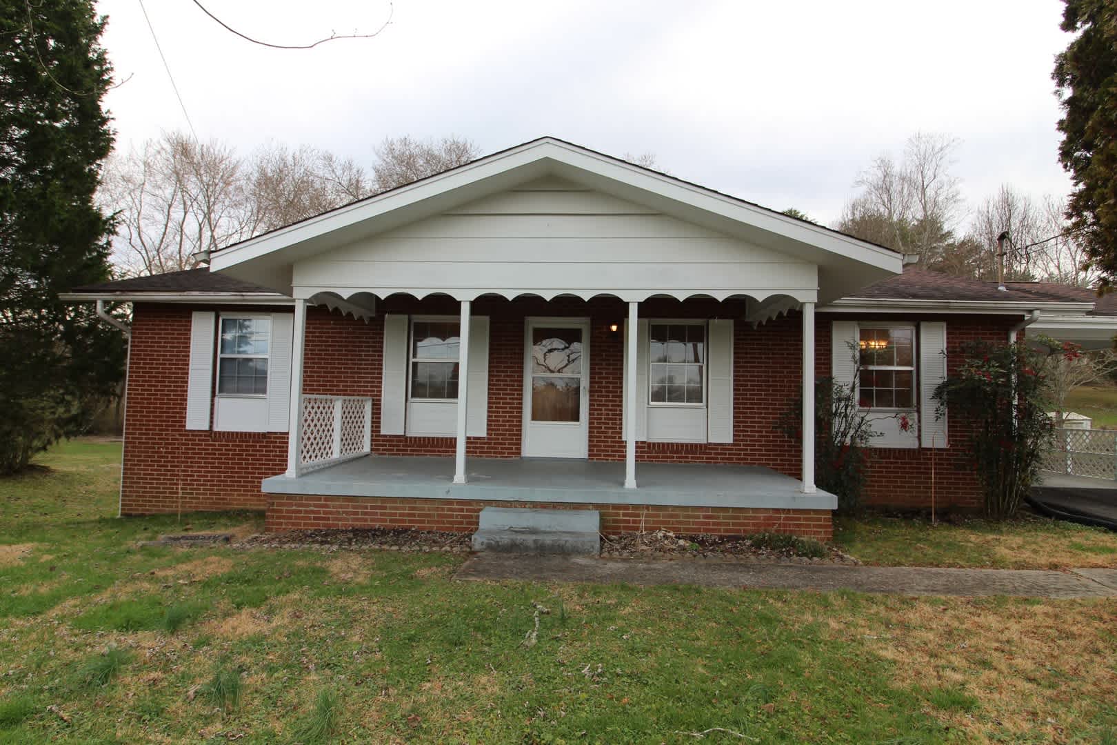 One Level Home in Oak Ridge – photo 2