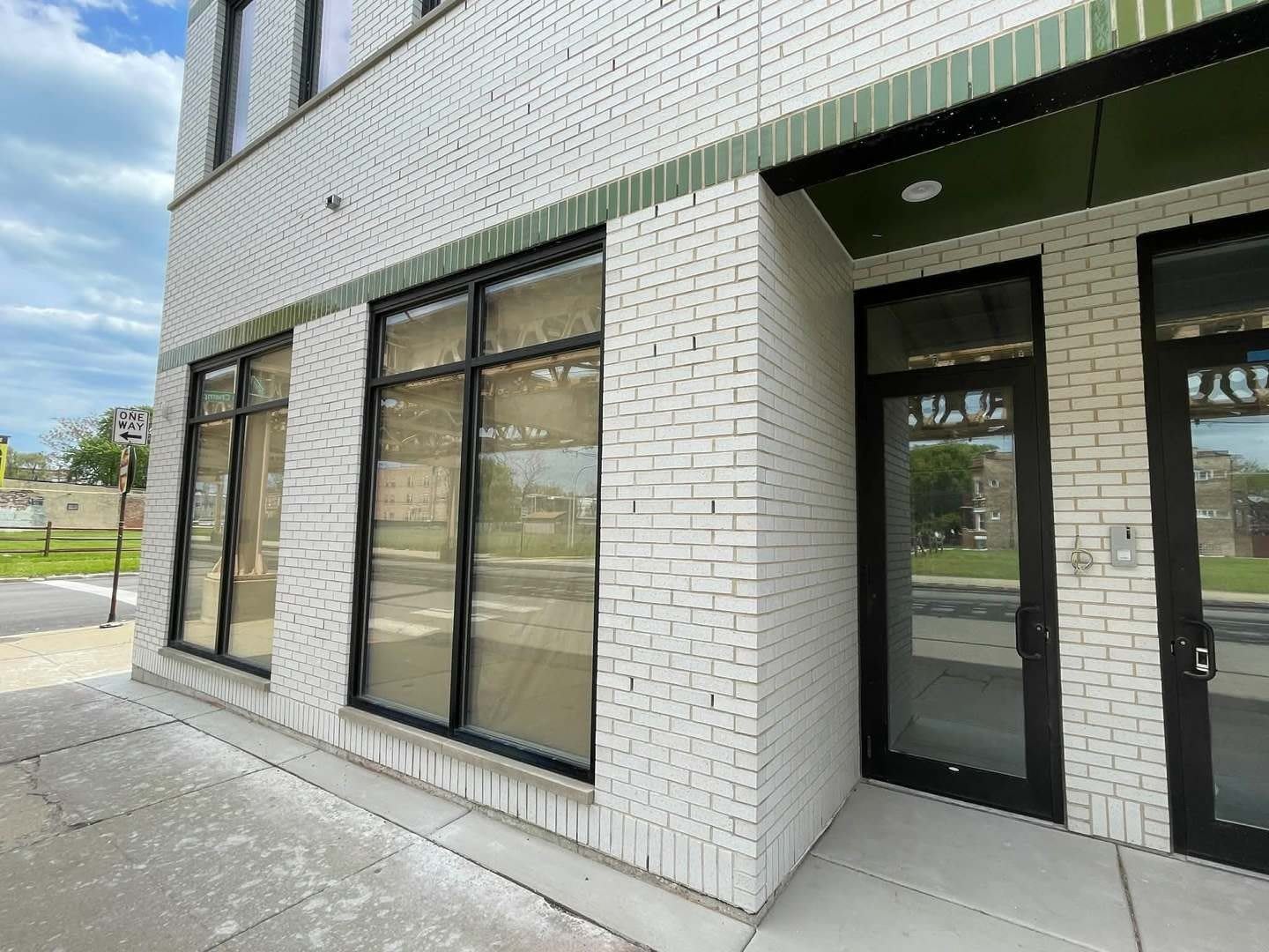 6302 S Champlain Avenue – photo 3