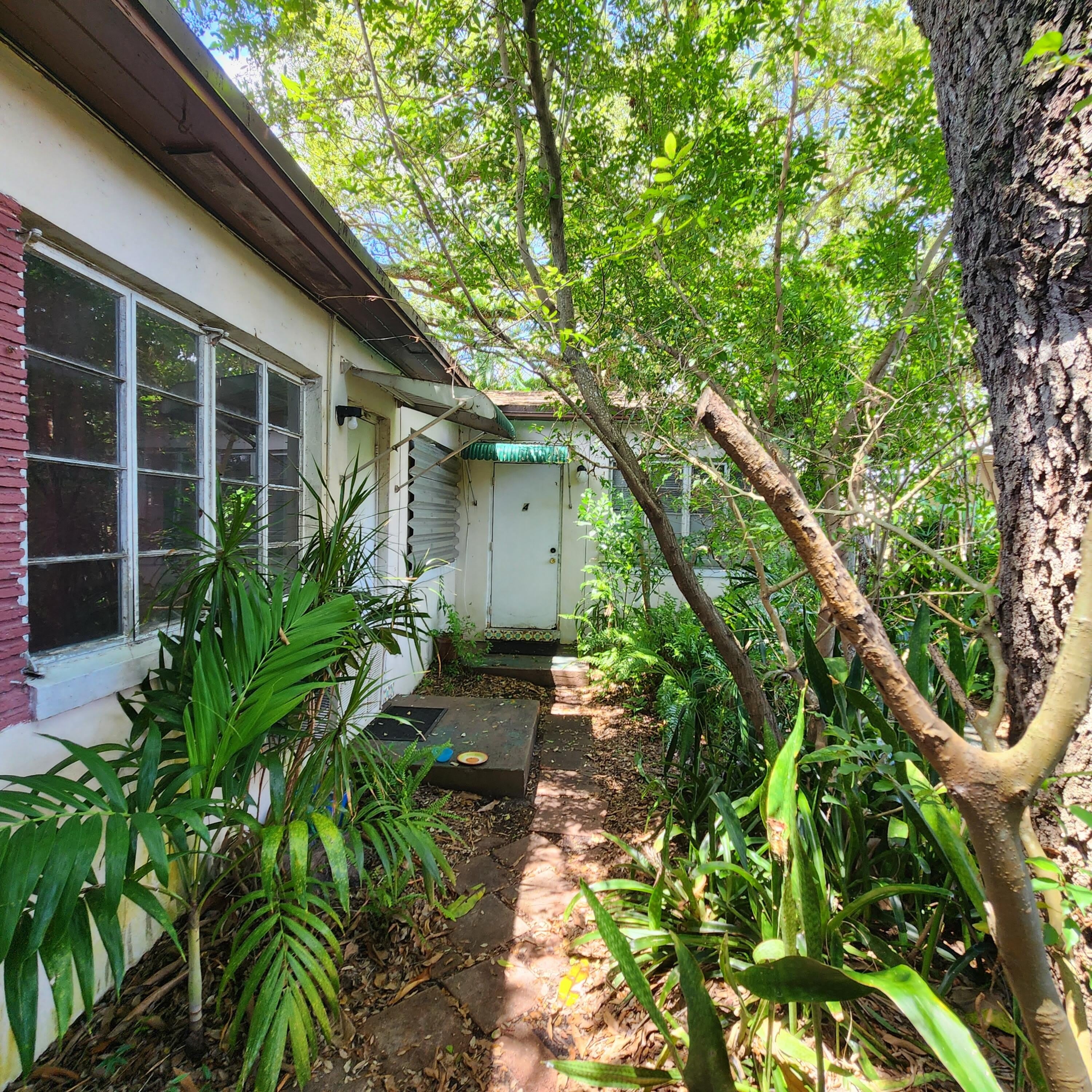 715 SW 4TH Street – photo 1