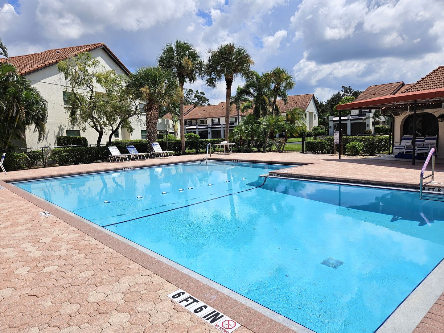 Furnished Annual 2 Bed 2 Bath 2Nd Floor Condo Centrally Located To All Of Venice And Venice Island Golf Course Views Assigned Covered Parking And Includes Cable Internet Water Sewer – photo 2