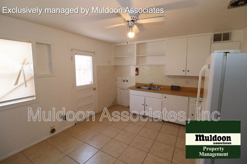 2561 Camellia St – photo 2