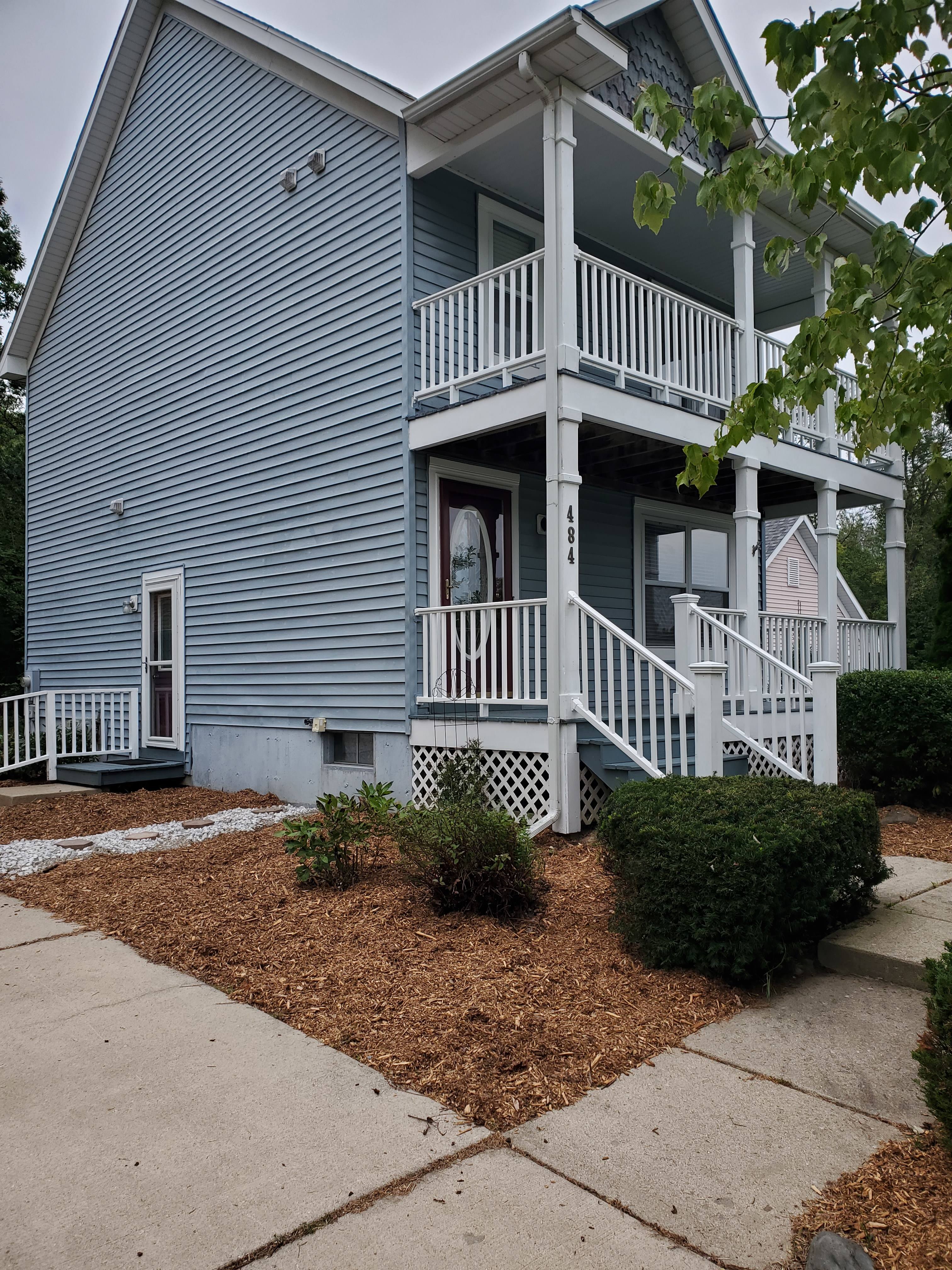 484 Waverly Commons – photo 2
