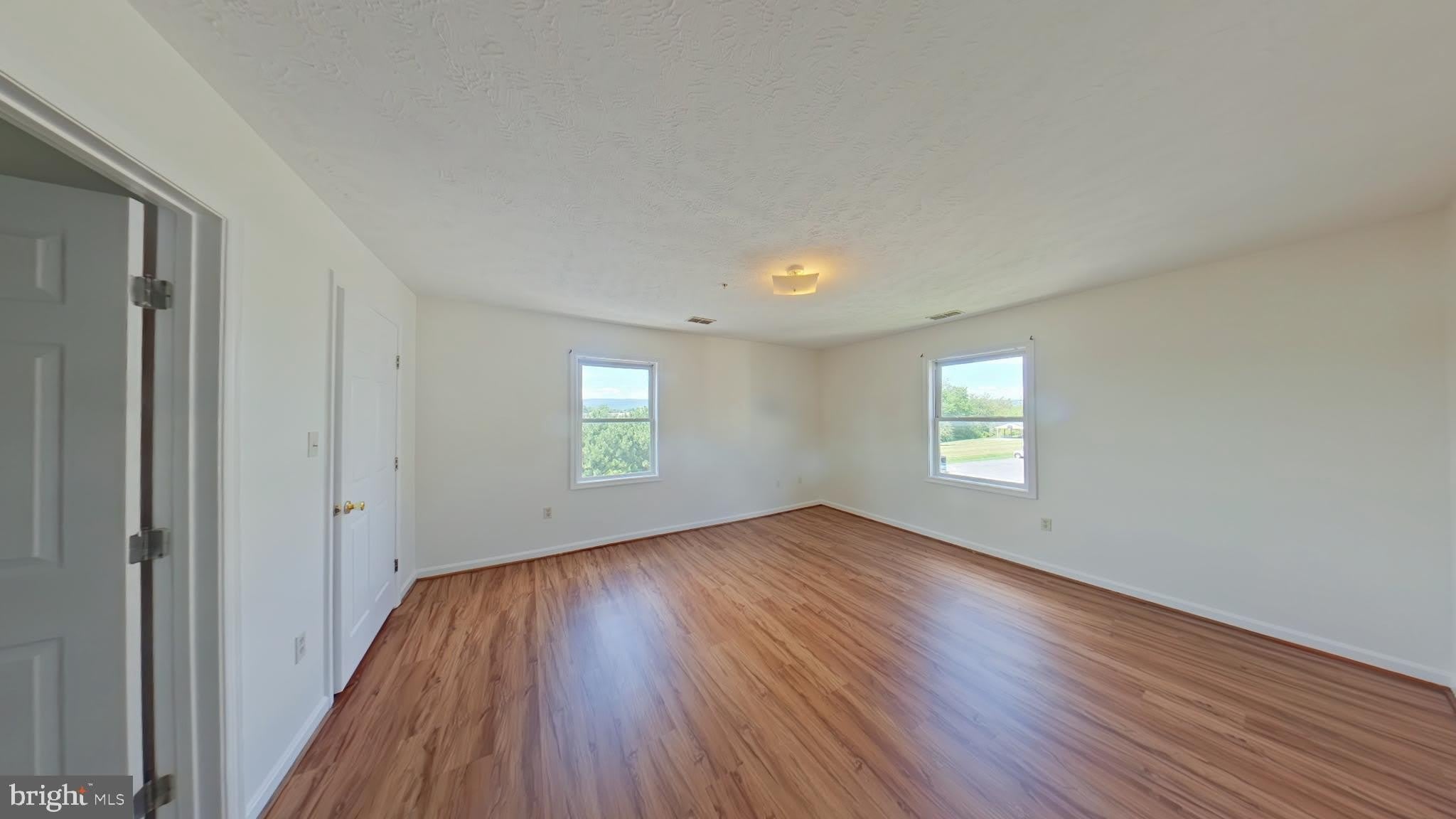 1290 OX Road – photo 4