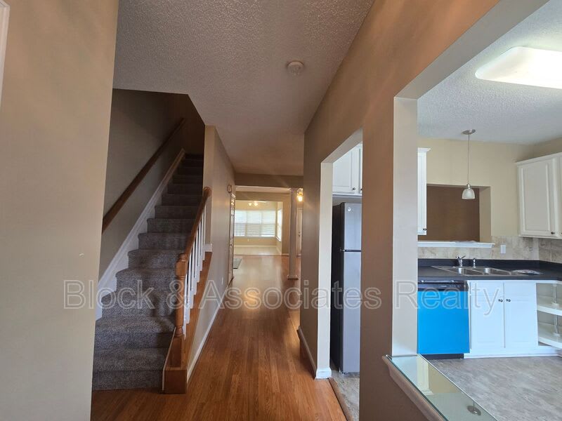 210 Brittany Way – photo 4