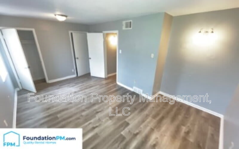 992 University Street – photo 5