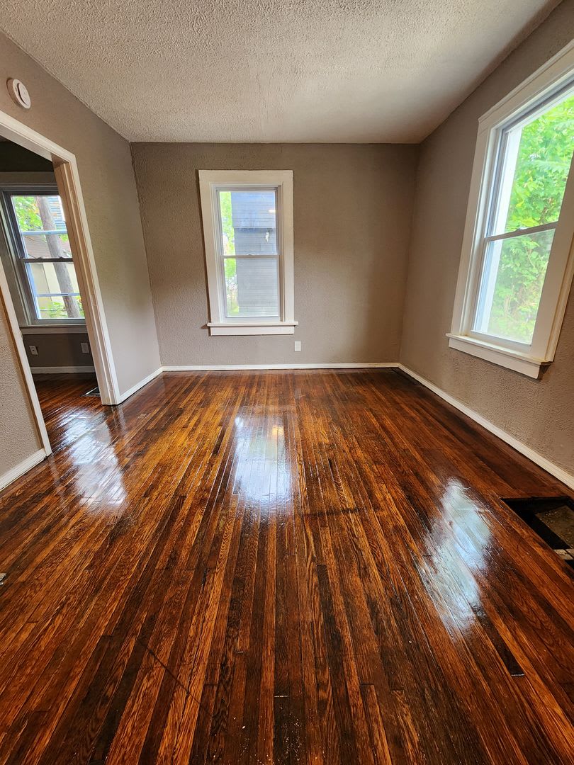 Three Bedroom Single Family Home! – photo 2
