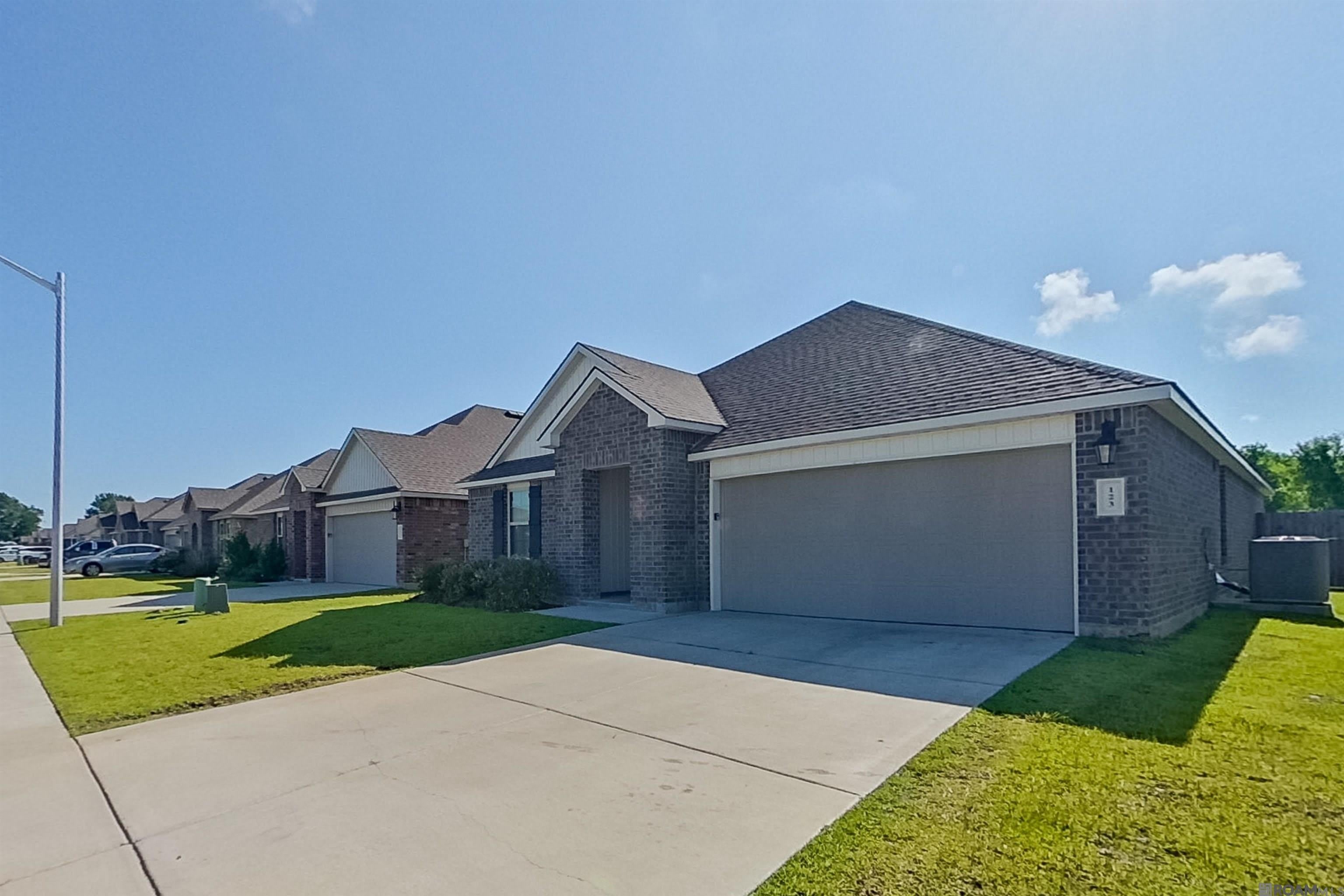 123 Santiago Court – photo 3