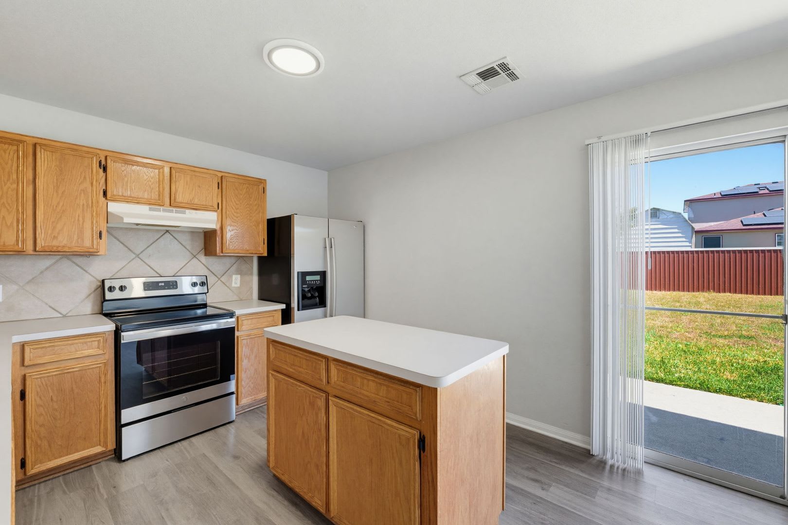 Spacious 4-Bedroom Home in The Highlands at Saegert Ranch – photo 4