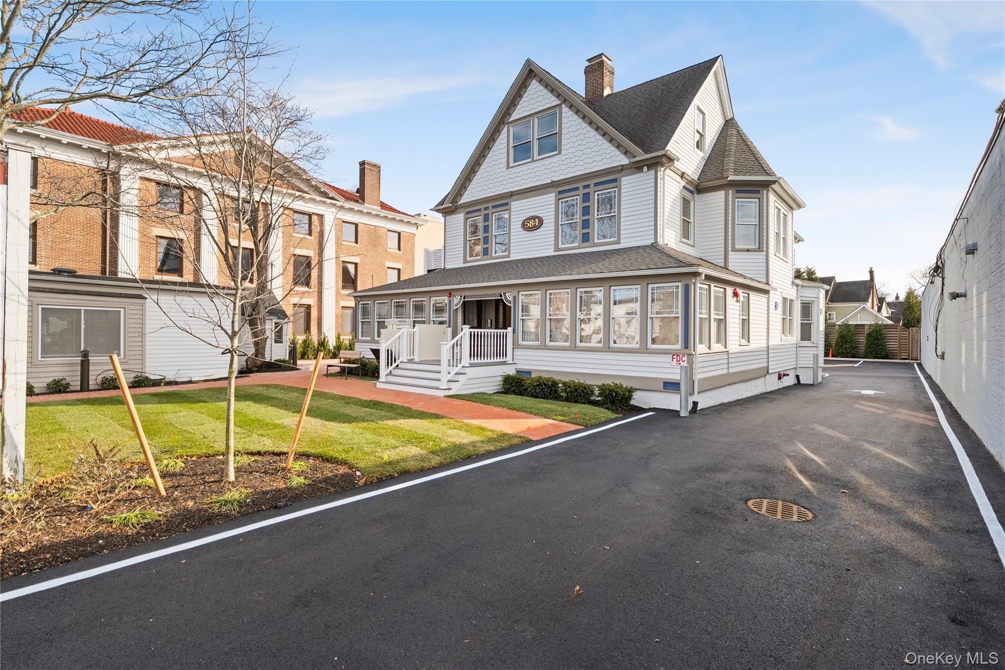 584 Main Street – photo 3