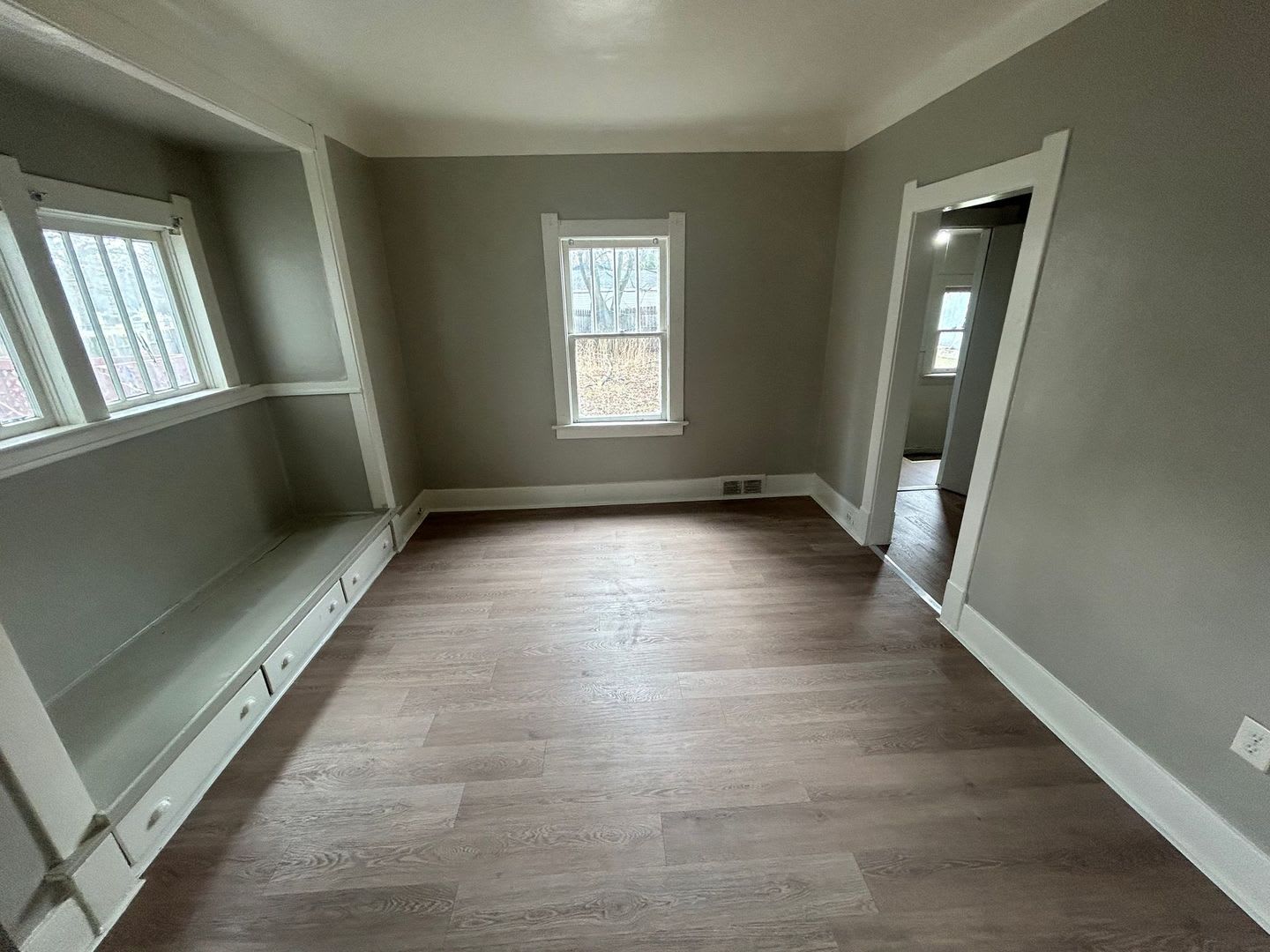 Charming 2-Bedroom Home Near Five Points – photo 3