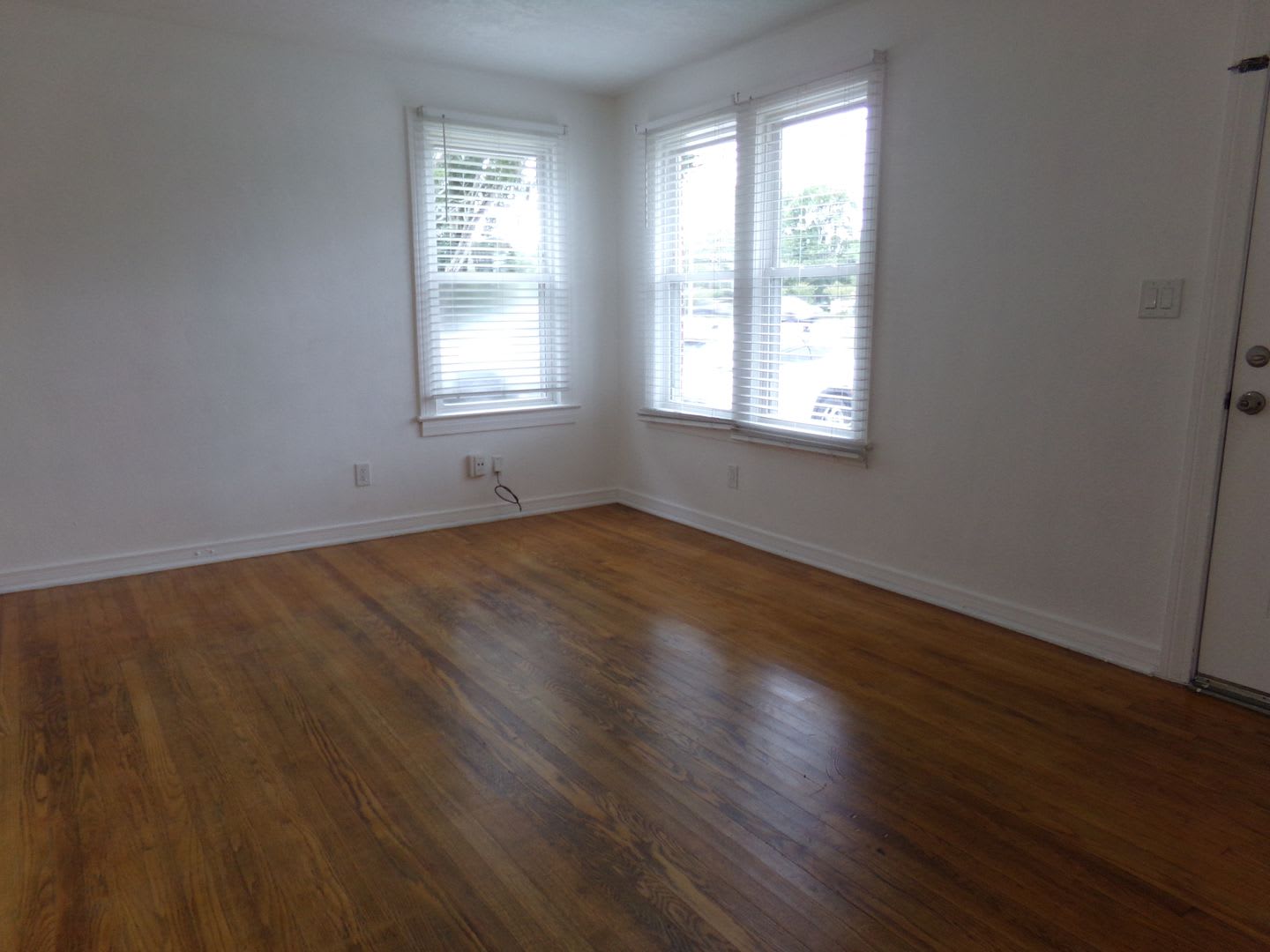 Charming Three Bedroom Home Newly Remodled Kitchen – photo 4