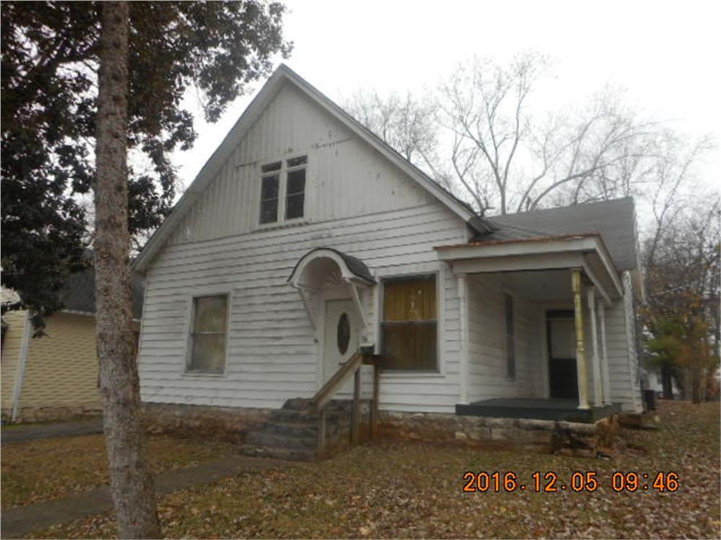 4 Bed 2 Bath – photo 1