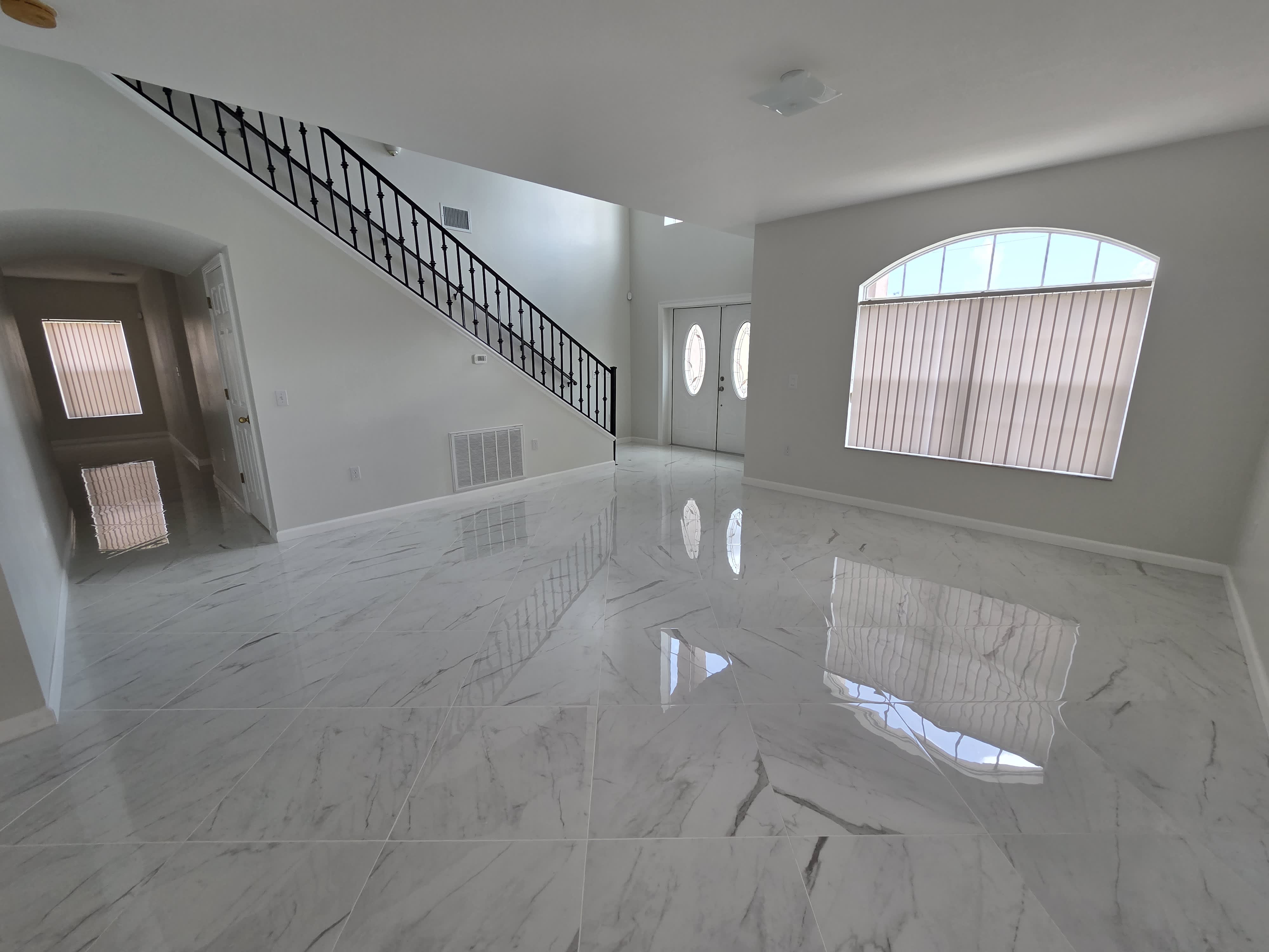 330 Aldershot Ct – photo 5