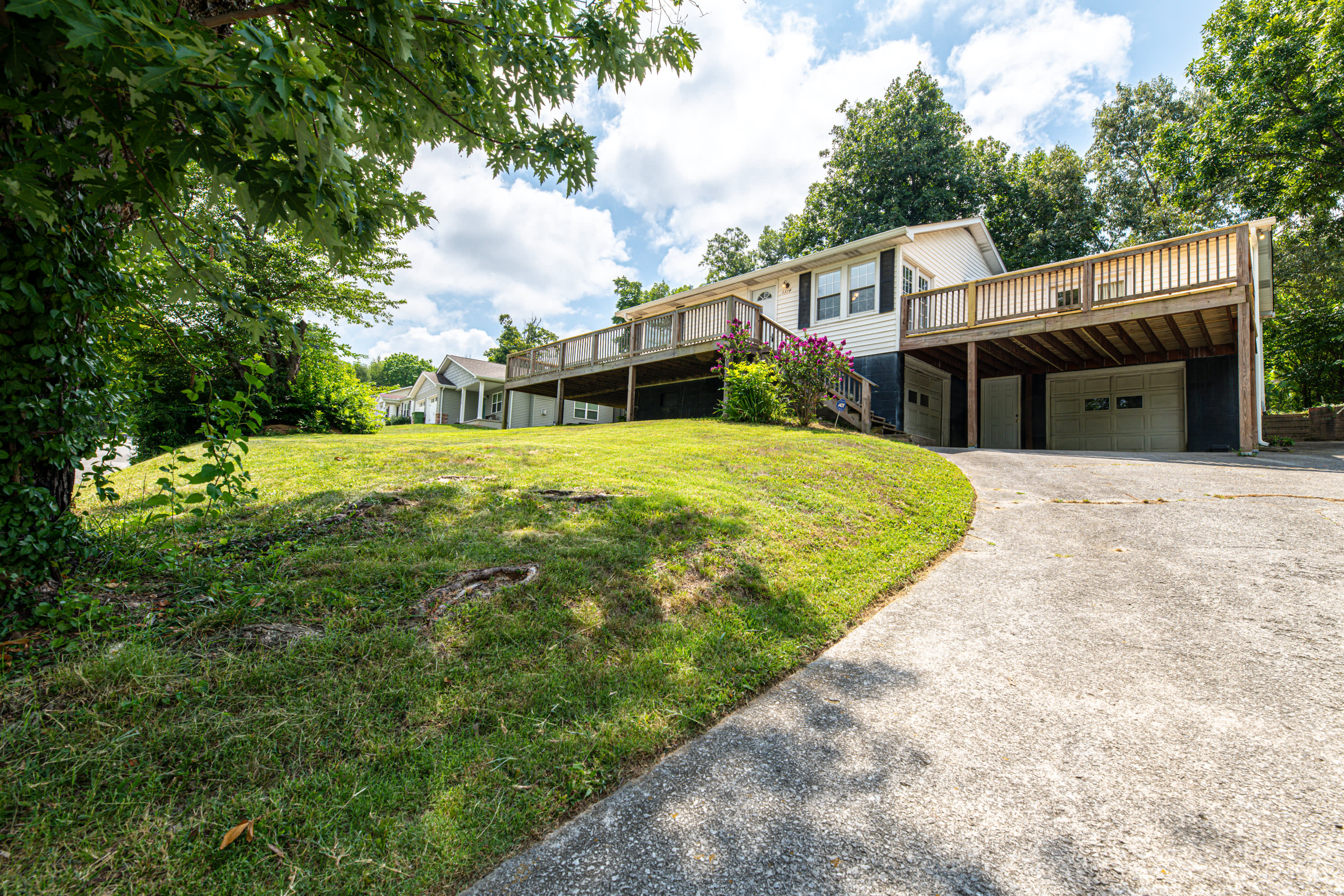 1314 Goldleaf Street – photo 2
