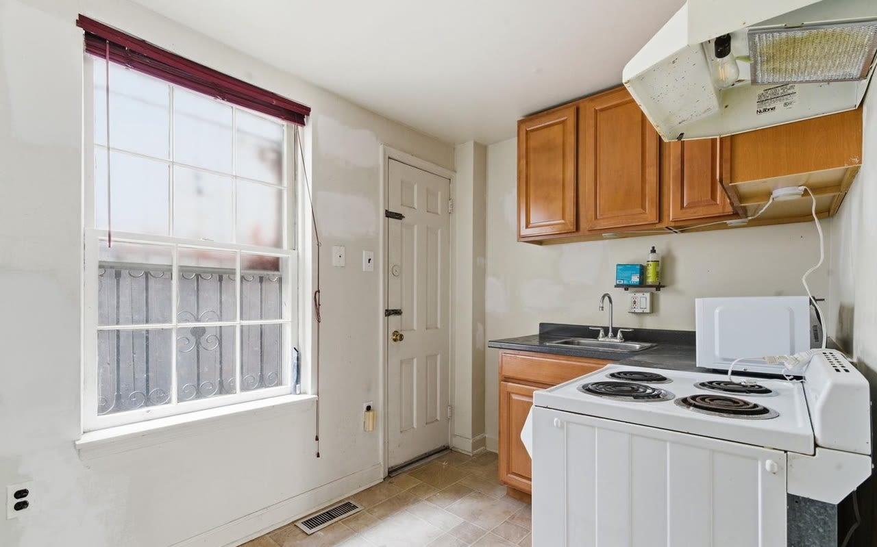 1625 Addison St – photo 5