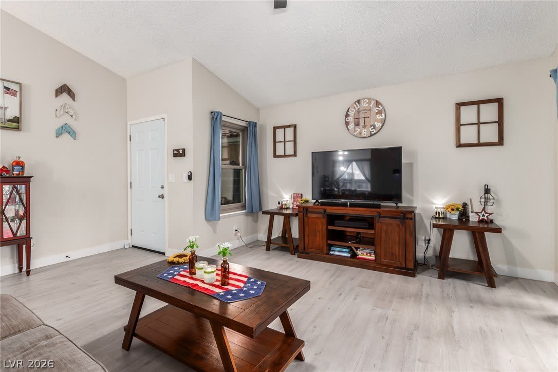 5776 Yerington Avenue – photo 5