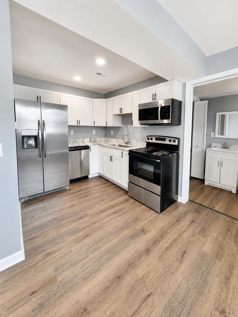 Beautifully Renovated 3BR/2BA Home – photo 2
