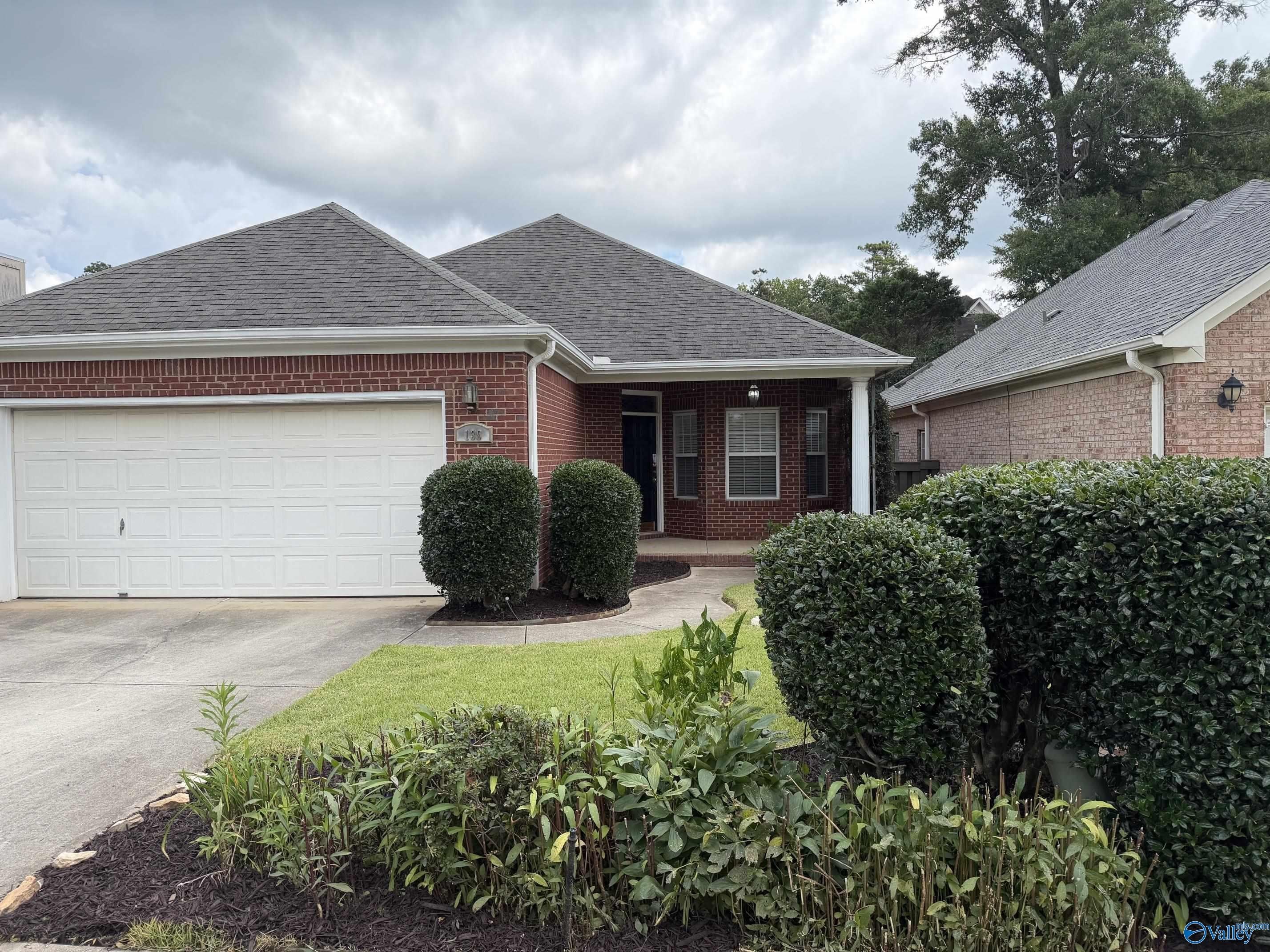 139 Canterbury Drive – photo 1
